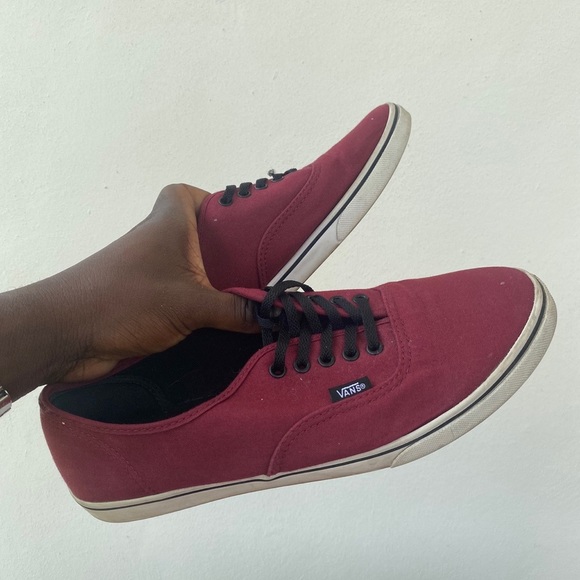 Vans Other - Low top vans sneakers. Size 9 in men’s